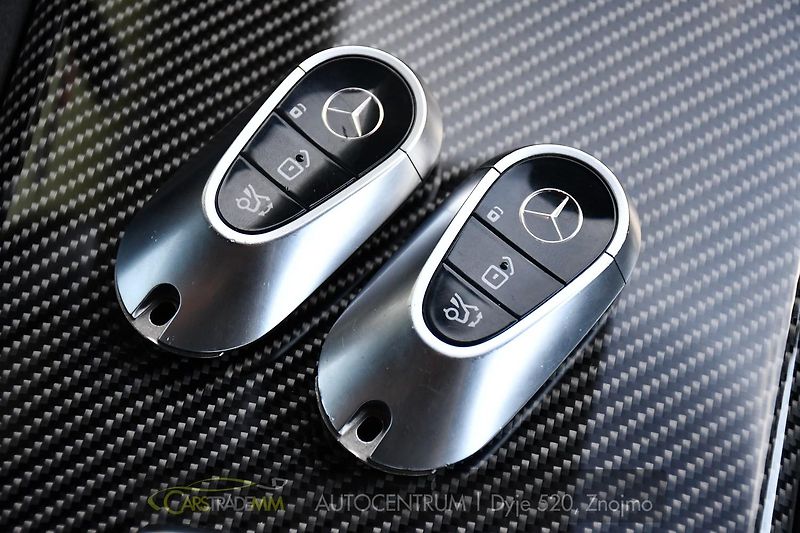 Mercedes-Benz EQS 580 4M SUV HYPERSCREEN K360°  - fotka 57 z 60