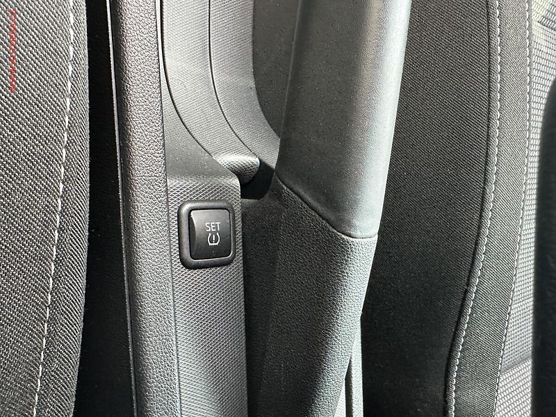 Škoda Rapid (2015) 1.2TSi, STK3/28 - fotka 15 z 17