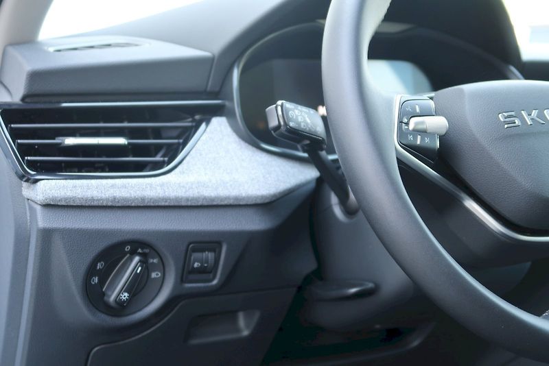 Škoda Kamiq (2025) Selection 1.0 TSI 85 kW - fotka 27 z 29