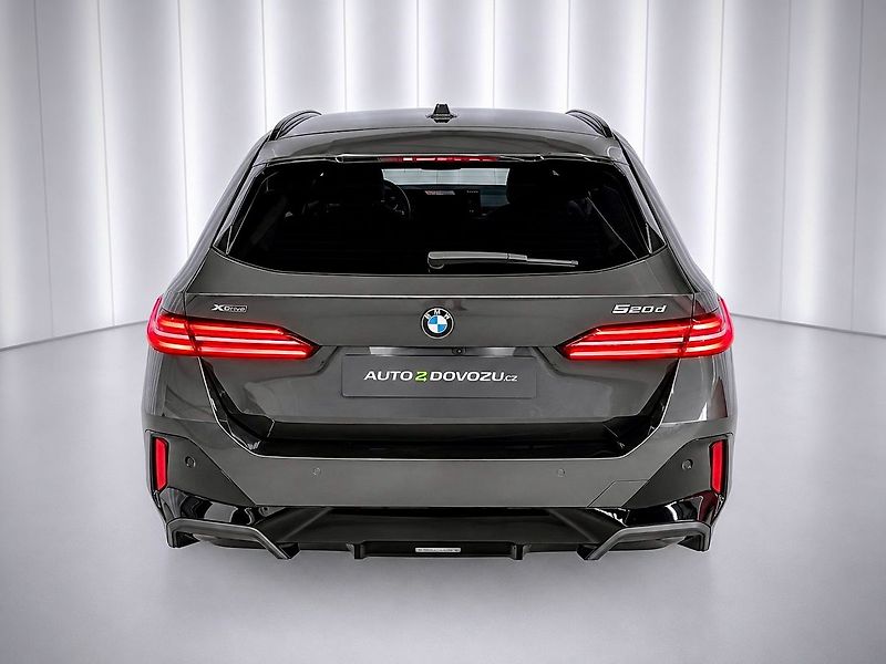 BMW Řada 5 520d xDrive M-SPORT, HARMAN&KA - fotka 5 z 33