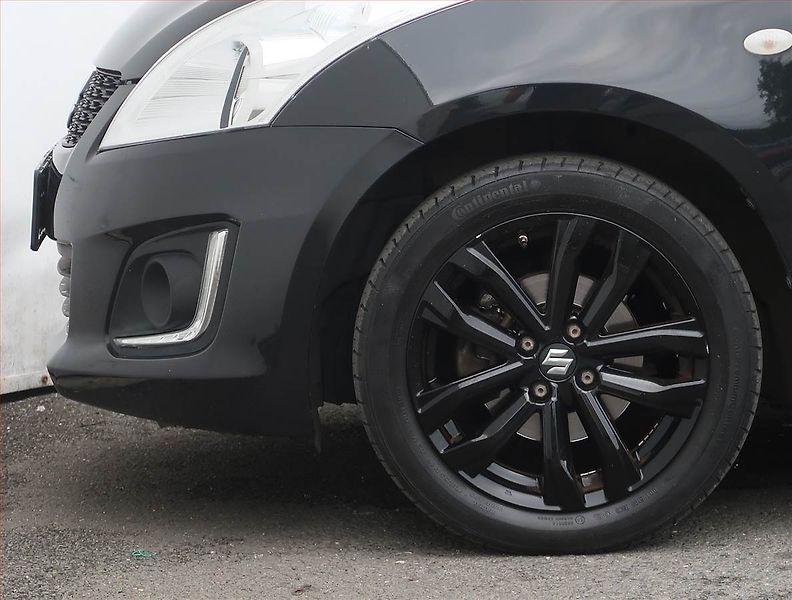 Suzuki Swift (2017) 1.2, Serv.kniha, Tempomat - fotka 14 z 17