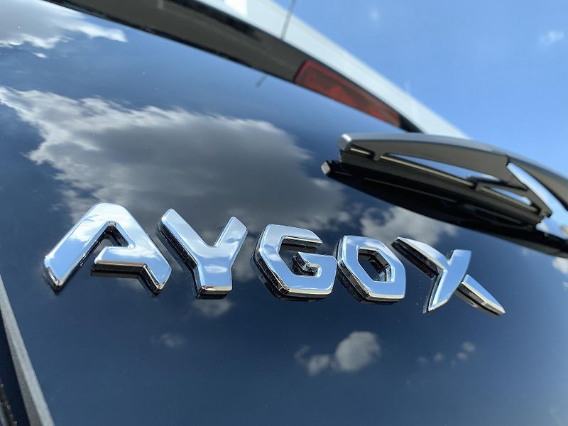 Toyota Aygo X EXECUTIVE SMART 1.0 VVT-i AT - fotka 24 z 28