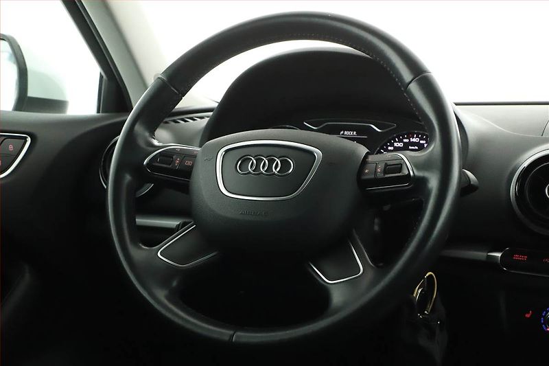 Audi A3 (2016) 1.2 TFSI, Automat, Navi - fotka 11 z 22