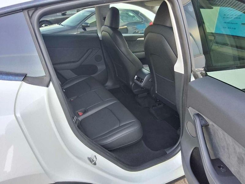 Tesla Model Y LONG RANGE DUAL MOTOR TZ 93,8% - fotka 6 z 10