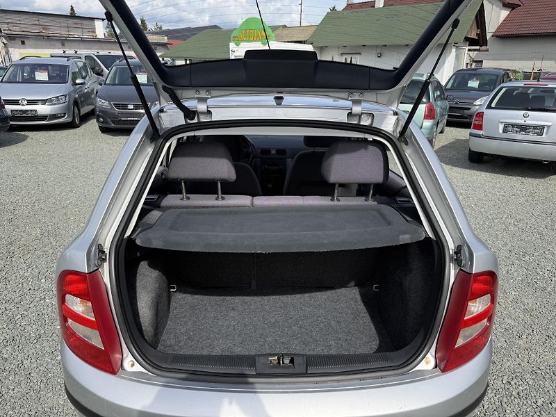 Škoda Fabia 1.4 MPI KLIMA - fotka 12 z 13