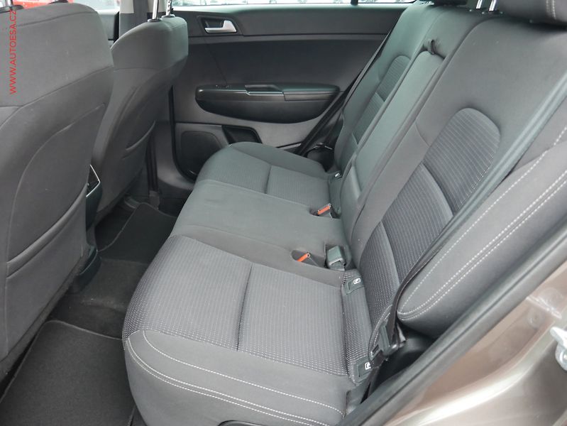 Kia Sportage (2017) 1.6 GDi, 2.maj,ČR, Navi - fotka 10 z 22