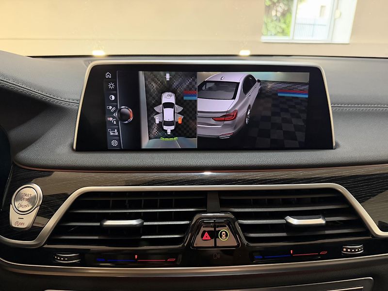 BMW Řada 7 BMW 740d xDrive M-Paket CZ - fotka 33 z 50