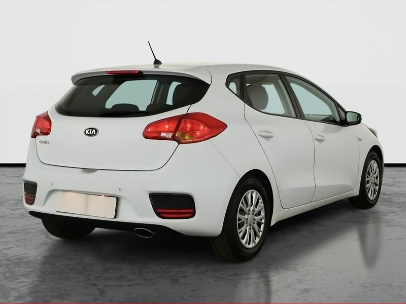 Kia Ceed (2016) 1.4 CVVT, Tempomat - fotka 5 z 12