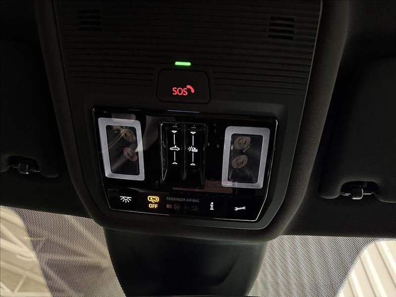 Škoda Octavia 2.0TDI 147kW DCC PANO RS PLUS - fotka 35 z 53