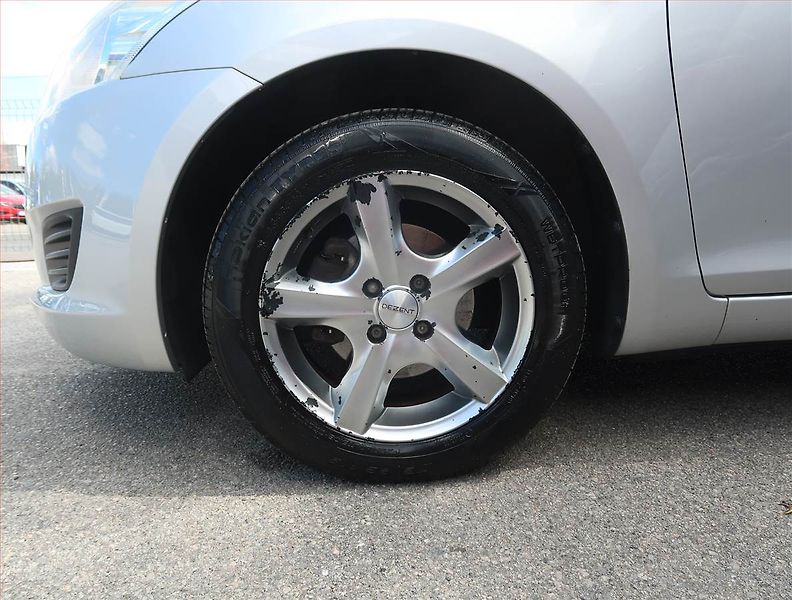 Suzuki Swift (2012) 1.2, Serv.kniha, Park. senzory - fotka 14 z 17