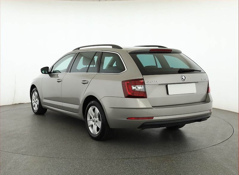 Škoda Octavia (2019) Ambition 2.0 TDI, Serv.kniha - fotka 4 z 17