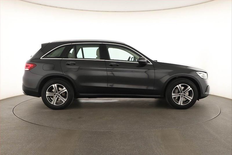 Mercedes-Benz GLC (2019) 220 d 4MATIC - fotka 6 z 19