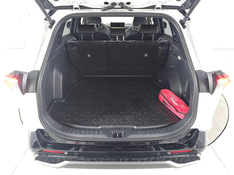 Toyota RAV4 (2025) 2.5HEV 222k 4X4 GR SPORT - fotka 32 z 32