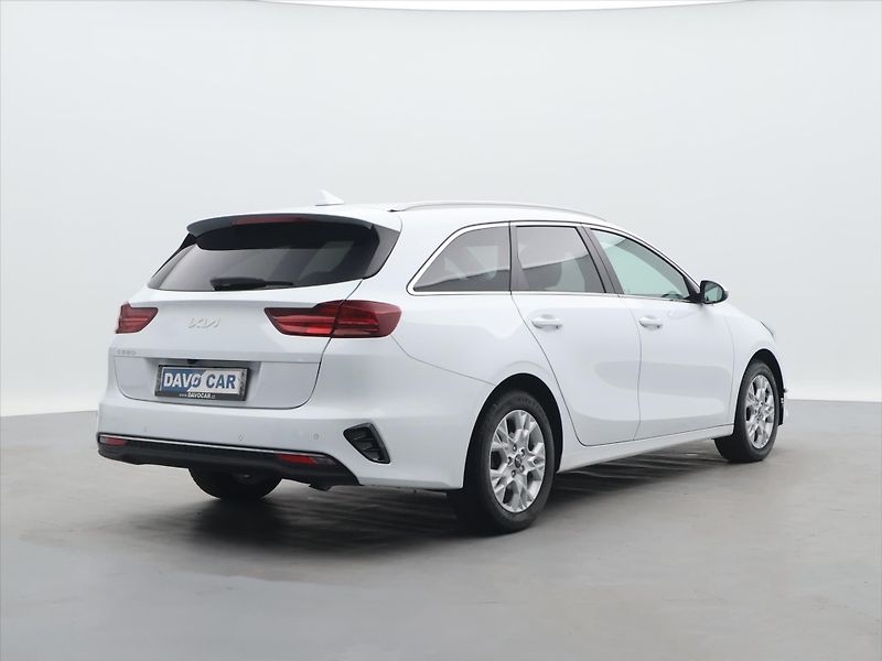 Kia Ceed 1,5 T-GDI 117kW DCT TOP DPH CZ - fotka 7 z 33