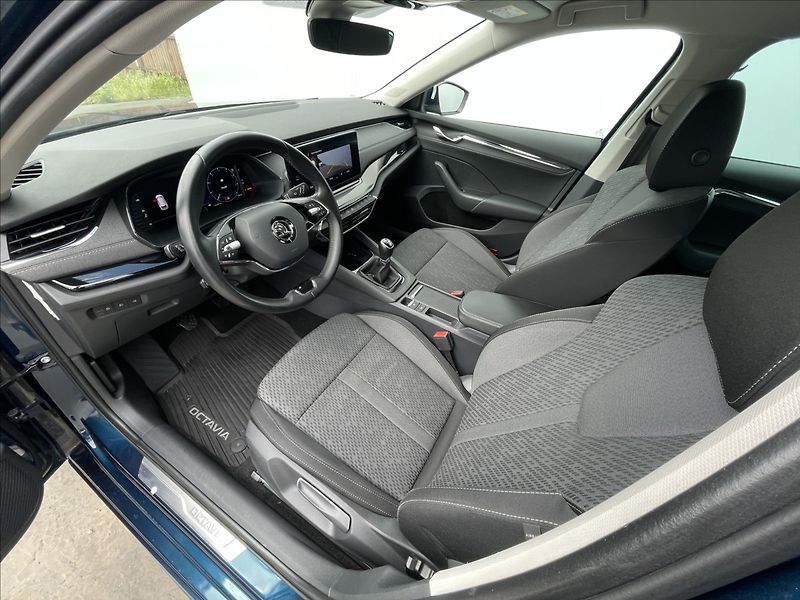 Škoda Octavia 2,0 TDI Combi Style Plus NAVI - fotka 5 z 23