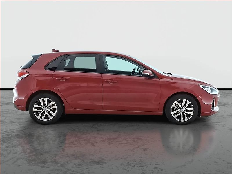 Hyundai i30 (2017) 1.6 CRDi, Navi, Tempomat - fotka 6 z 19