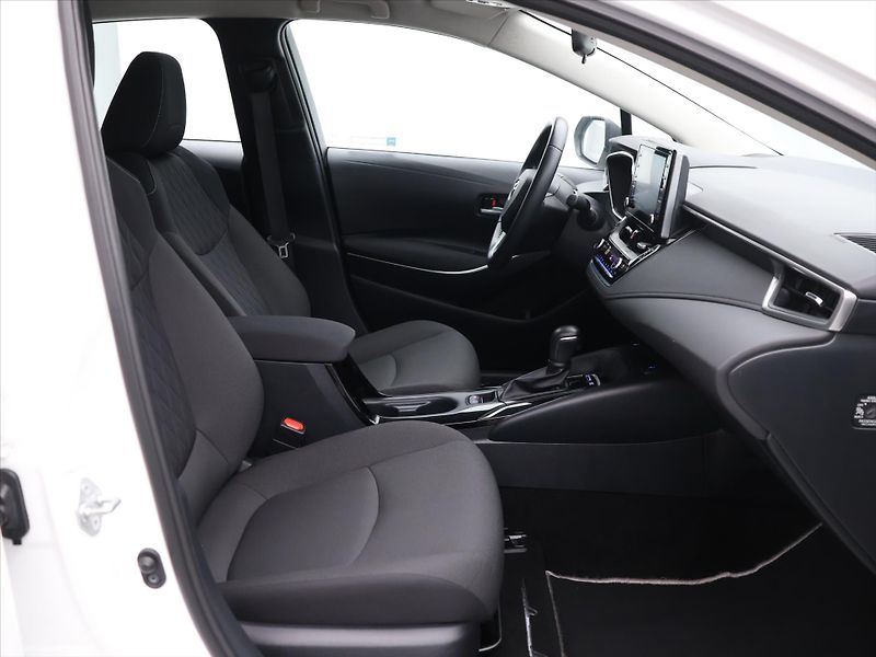 Toyota Corolla 1.8 Active E-CVT CZ 1.Maj. DPH - fotka 12 z 28