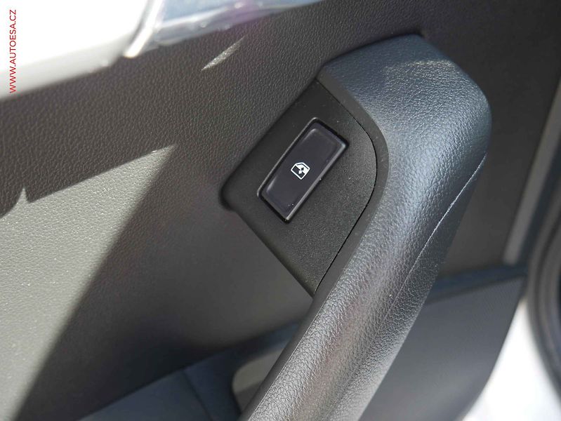Škoda Octavia (2018) 1.6TDi, ČR, Ambition, LED - fotka 12 z 17