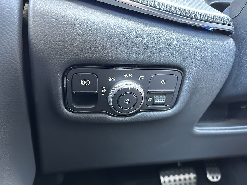 Mercedes-Benz Třídy V V 300d 4MATIC EXCLUSIVE L AMG - fotka 26 z 37