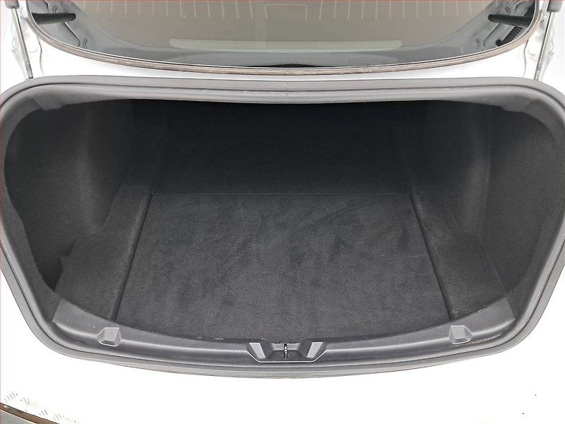 Tesla Model 3 (2019) Long Range 4WD 78kWh, SoH 84% - fotka 14 z 22