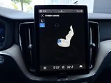 Volvo XC60 B5 AWD PLUS DARK // REZERVACE  - náhled 23