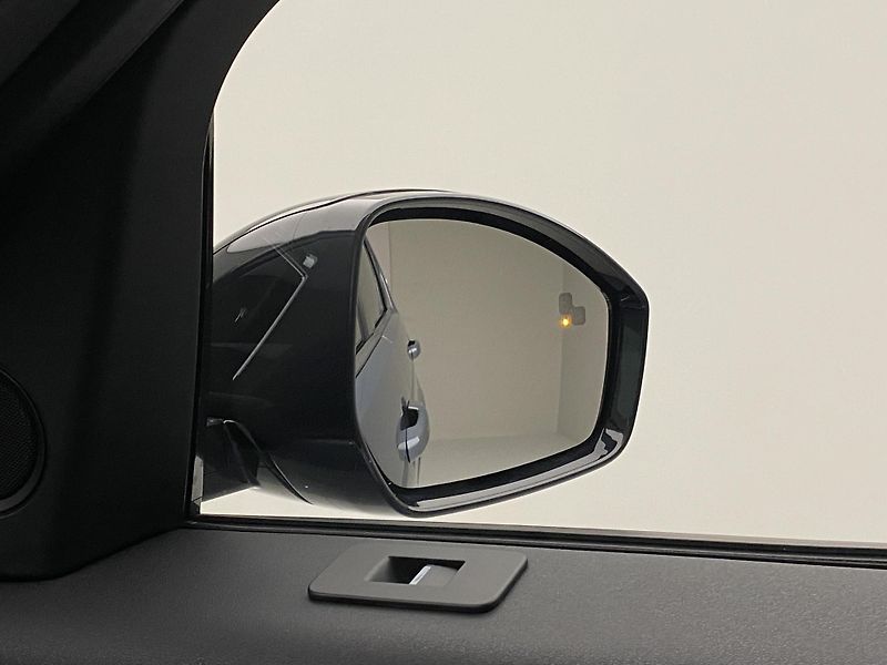 Land Rover Discovery Sport D200 R-DYNAMIC SE AUT CZ 1.maj - fotka 30 z 42