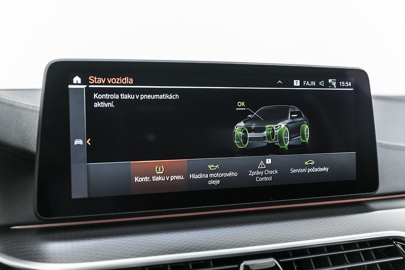 BMW Řada 5 545e xDrive Msport*1.majitel - fotka 34 z 38