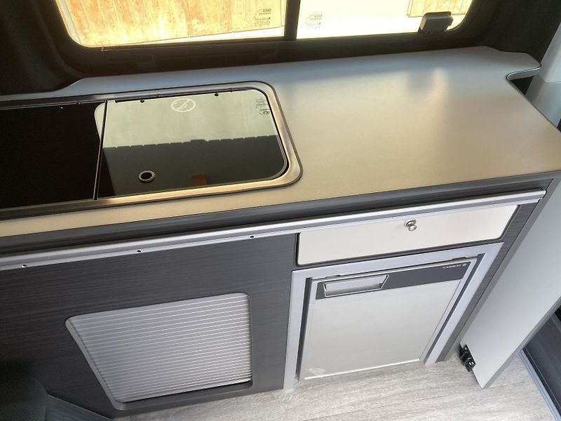 Volkswagen T6 (2018) CALIFORNIA 2,0TDi 4MOTION -DPH - fotka 13 z 35