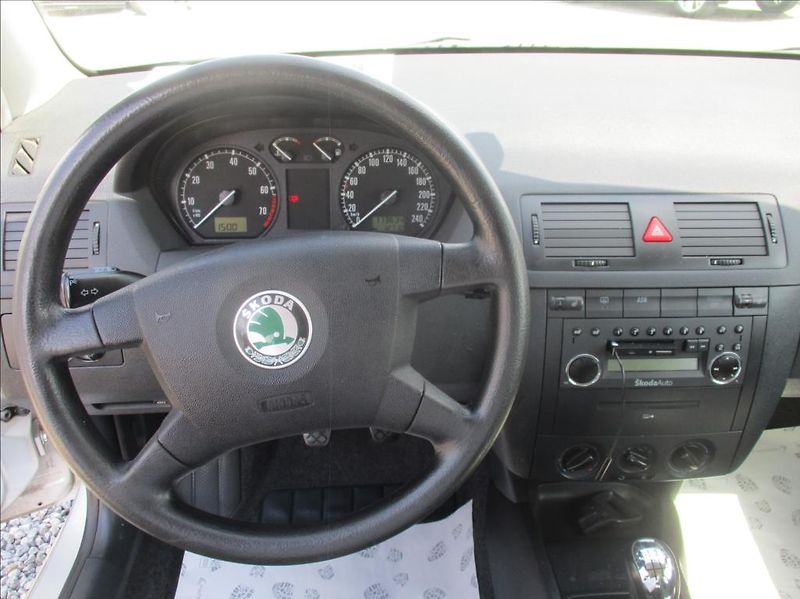 Škoda Fabia 1,4 16V, klima,ZAMLUVENO, - fotka 15 z 30