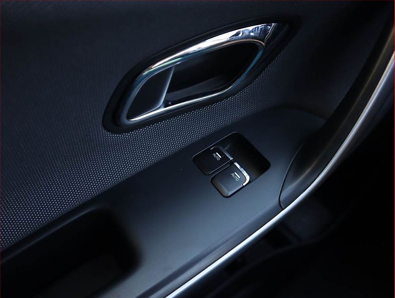 Kia Ceed (2017) 1.4 MPI, Tempomat - fotka 13 z 18