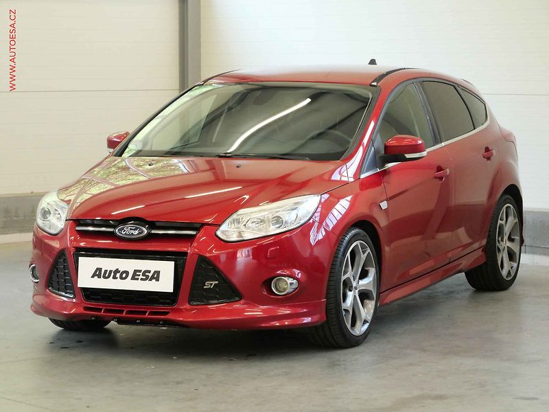 Ford Focus (2012) 2.0TDCi, ČR, Xenon, AC - fotka 3 z 21