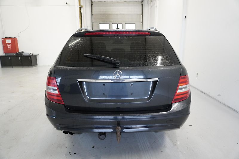 Mercedes-Benz Třídy C 180 2.2 CDi AUTOMAT - fotka 8 z 30