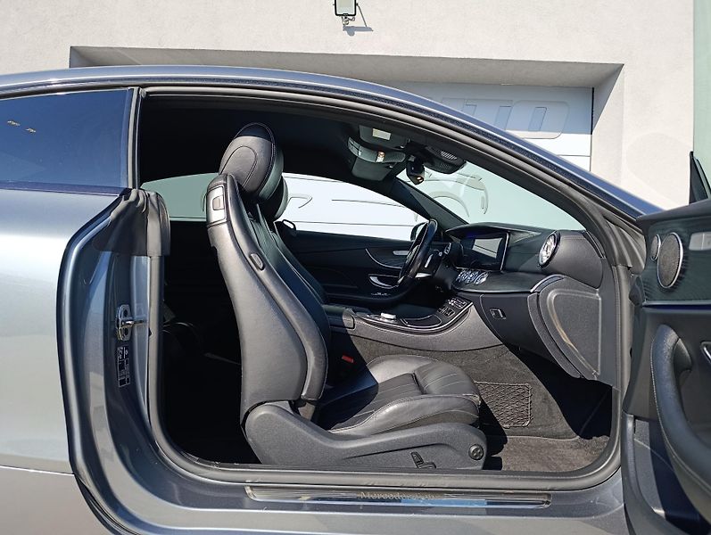 Mercedes-Benz Třídy E 220d 143kW AMG COUPÉ DPH - fotka 16 z 30