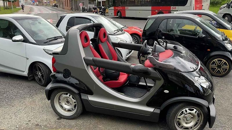 V Horních Jelčanech, v obci, kterou proslavil slavný rybníkář Jakub Krčín, jenž je spojený i s Třeboní, se o víkendu sešli nadšenci vozidel Smart, přijel i unikátní Crossblade.