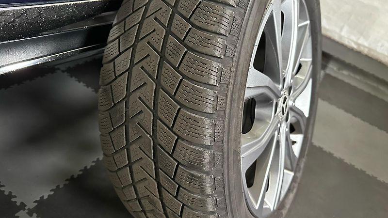 Mercedes-Benz GLE 250D / 4.MATIC / DVĚ SADY KOL - fotka 46 z 46