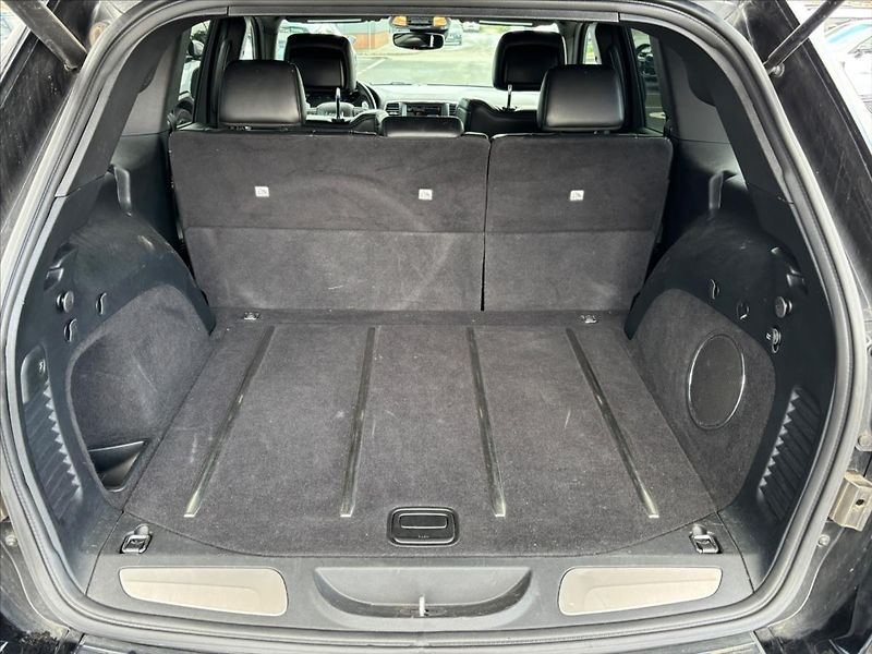 Jeep Grand Cherokee 6,4 SRT  6,4 V8 Hemi - fotka 12 z 30