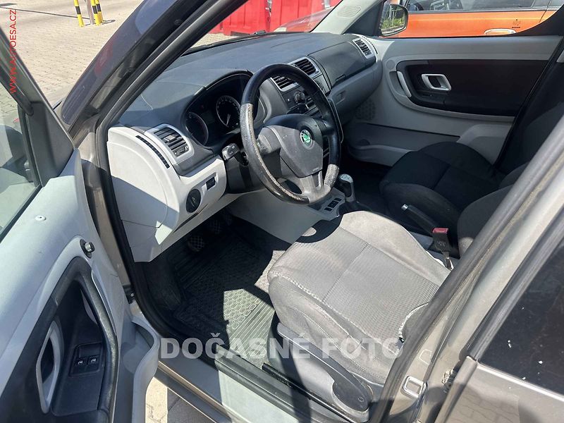 Škoda Roomster (2007) 1.4 MPi, servis.kniha, AC - fotka 3 z 3