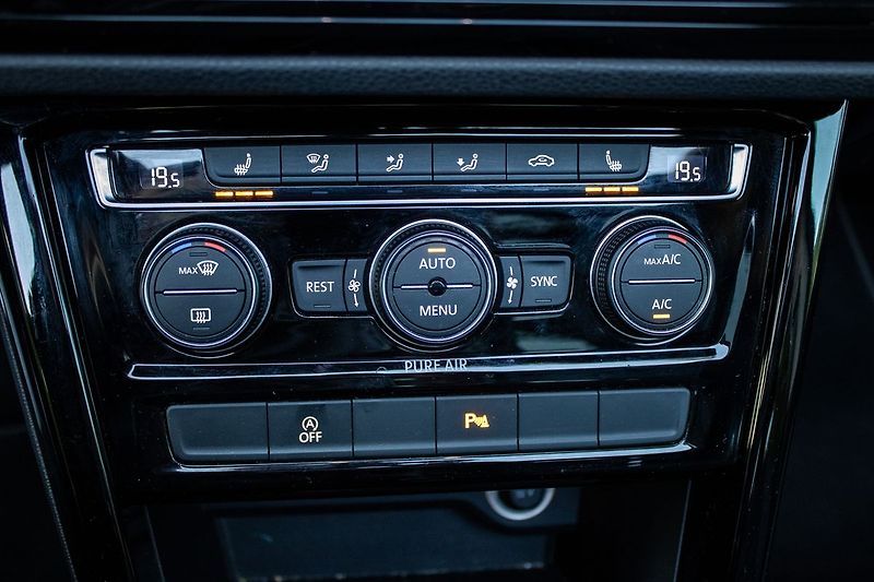 Volkswagen Touran 2.0 TDI, 110kW - fotka 32 z 45