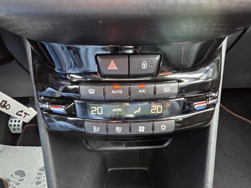 Peugeot 2008 (2019) 1.2 PT 130 GT line MAN 6 - fotka 21 z 30