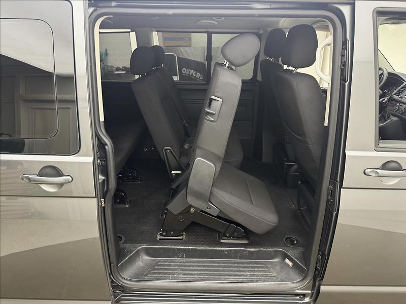 Volkswagen Caravelle 2,0 110kW DSG NZTOP LONG TZ - fotka 33 z 39