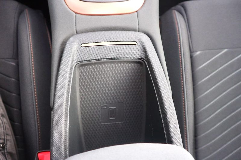 Cupra Born 150kW Kamera Ad.Temp Ambient - fotka 13 z 19