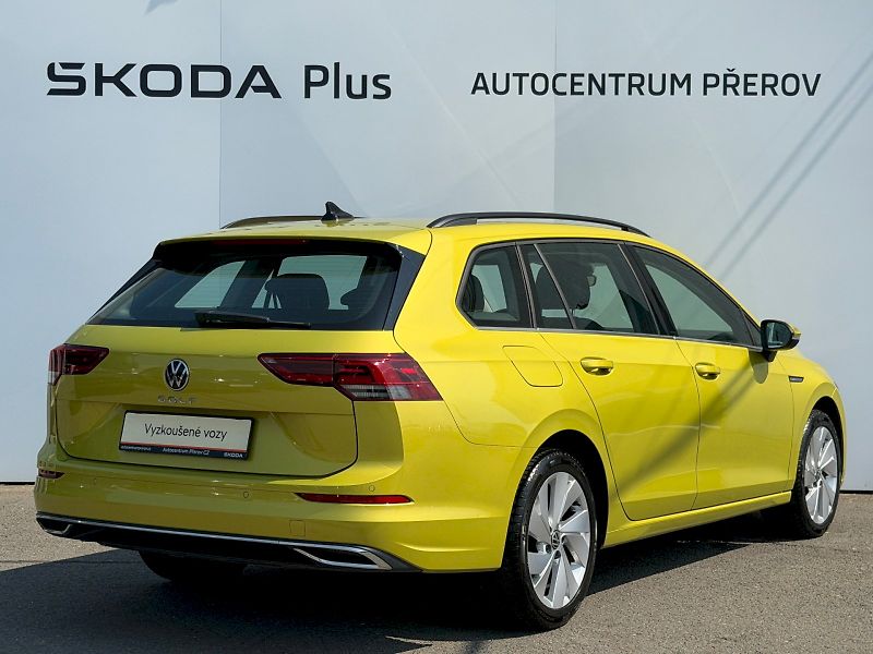 Volkswagen Golf (2023) Variant 1.5 TSI 110kW Style - fotka 2 z 35