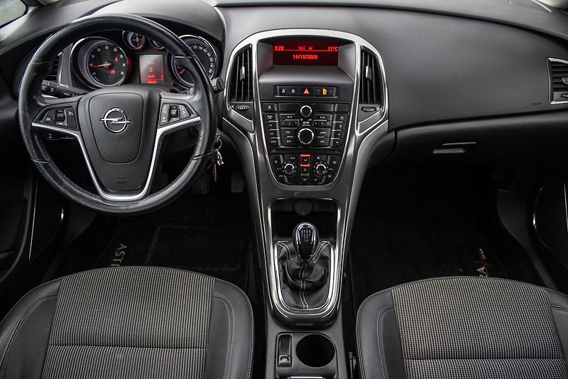 Opel Astra - fotka 9 z 22