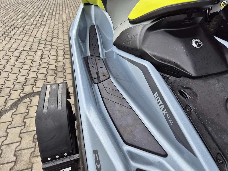 Sea Doo (2024) 21RH - RXP XRS 1-up 325hp - AK - fotka 15 z 21