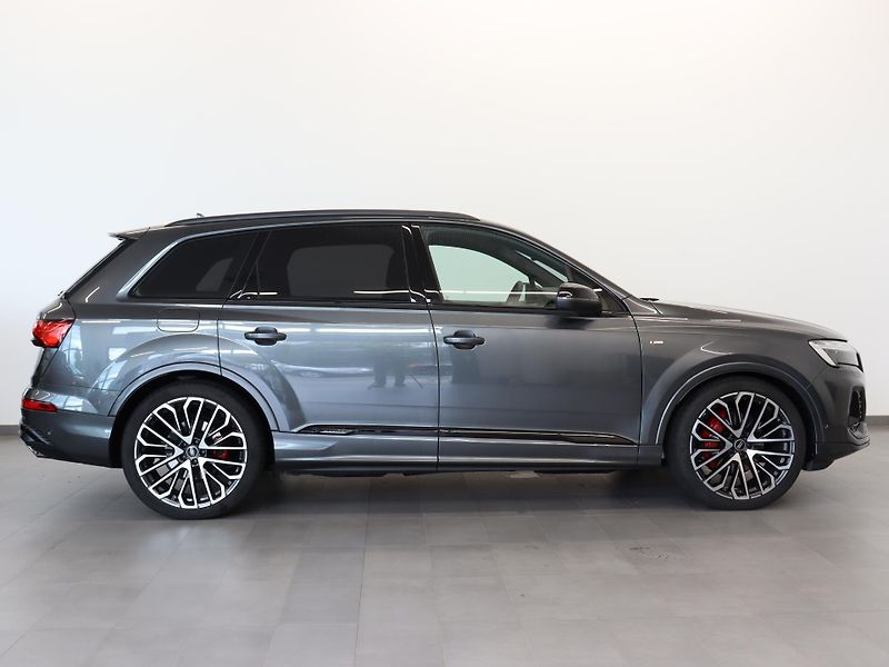 Audi Q7 Sline TDI quattro tiptronic - fotka 4 z 31
