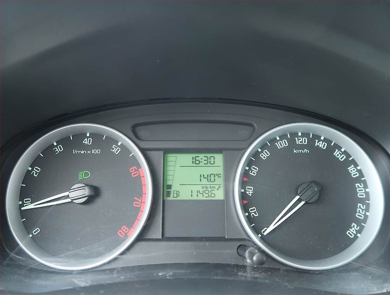Škoda Roomster (2006) 1.4 16V, po STK, Tažné - fotka 11 z 13
