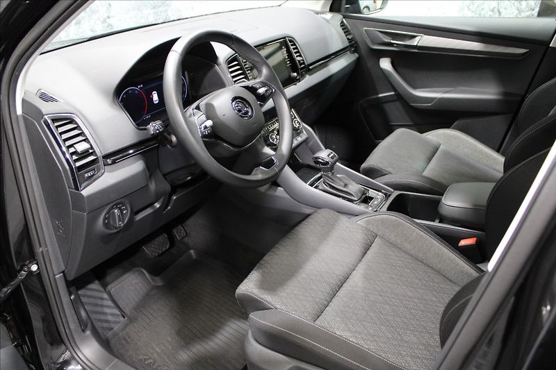 Škoda Karoq 2,0 TDI DSG style 1.maj, CZ - fotka 9 z 33