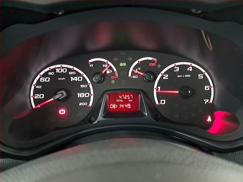 Ford Ka (2012) 1.2 i, po STK, oblíbený vůz - fotka 11 z 13