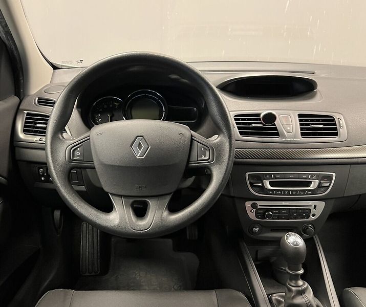 Renault Mégane 16V DYNAMIQUE - fotka 5 z 17