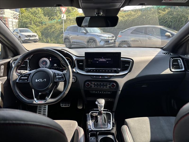 Kia ProCeed 1,6 TGDi 150kW AT GT ZÁRUKA - fotka 9 z 50